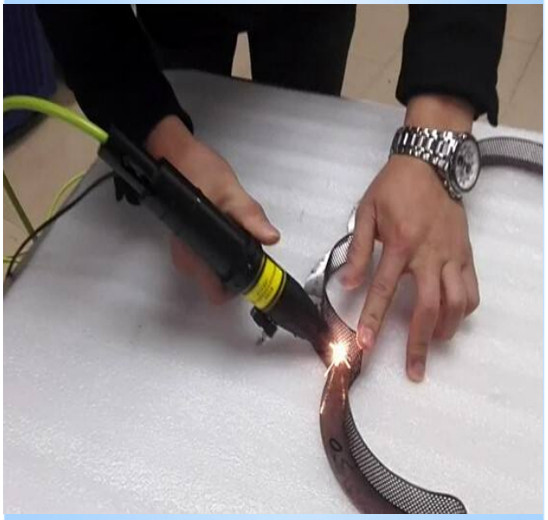 手持光纤激光焊接机