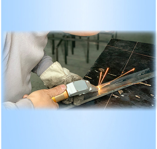 手持光纤激光焊接机